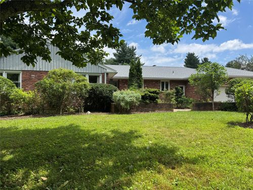 4 James Way, Granite Springs, NY, 10527-1115 | Card Image