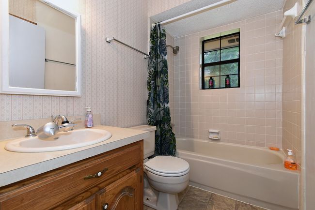 Hall bath | Image 27