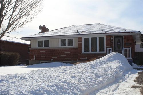 34 Radford Ave, Cambridge, ON, N1R5L7 | Card Image
