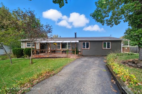 706 W Pheasant Trl, McHenry, IL, 60051-6947 | Card Image