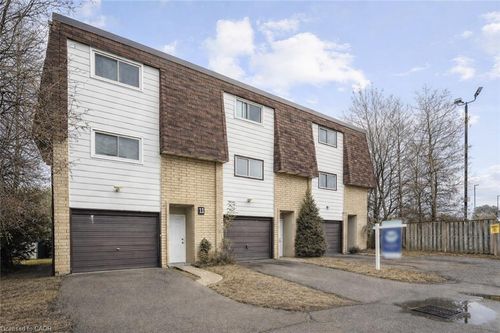 12-36 Greendale Dr, Hamilton, ON, L9C5Z4 | Card Image