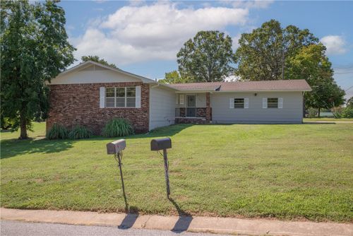 623 Carson Street, Neosho, MO, 64850 | Card Image