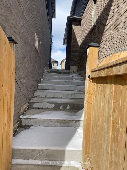 22 Rowley St, Brantford, ON, N3S0J6 | Card Image