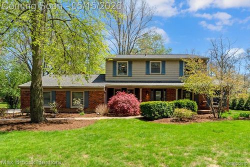 5939 Dunmore Dr, West Bloomfield, MI, 48322-1617 | Card Image