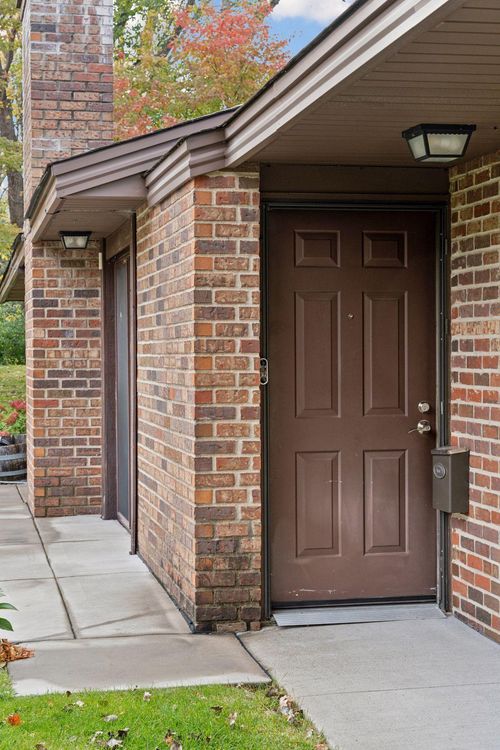 981 Xene Ln N, Plymouth, MN, 55447-3603 | Card Image