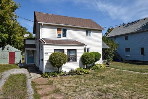 121 Cross St E, Dunnville, ON, N1A1B7 | Card Image