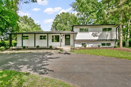 617 S Busse Rd, Mount Prospect, IL, 60056-3638 | Card Image