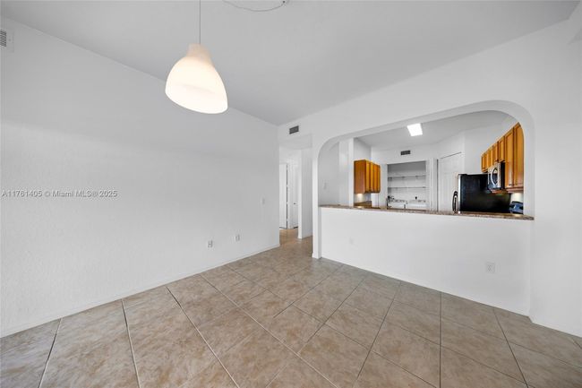 APT-501 - 3600 Oaks Clubhouse Dr, Condo with 3 bedrooms, 2 bathrooms and null parking in Pompano Beach FL | Image 8