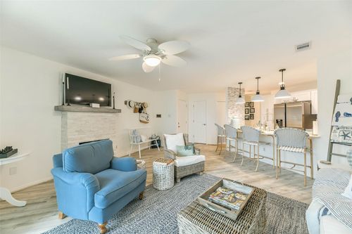 apt-217-7312 Seawall Blvd, Galveston, TX, 77551-1995 | Card Image