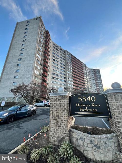 unit-119-5340 Holmes Run Pkwy, ALEXANDRIA, VA, 22304-2812 | Card Image