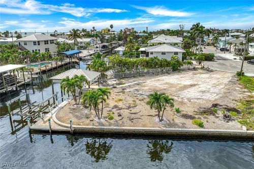 18 Avenida Carita, FORT MYERS BEACH, FL, 33931-4206 | Card Image