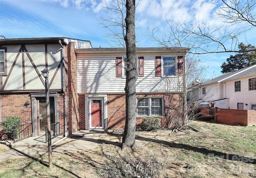 11013 Park Rd, Charlotte, NC, 28226-1622 | Card Image