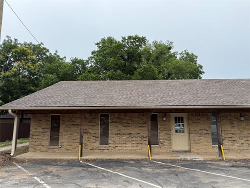 300 N Reagan St, West, TX, 76691-1465 | Card Image