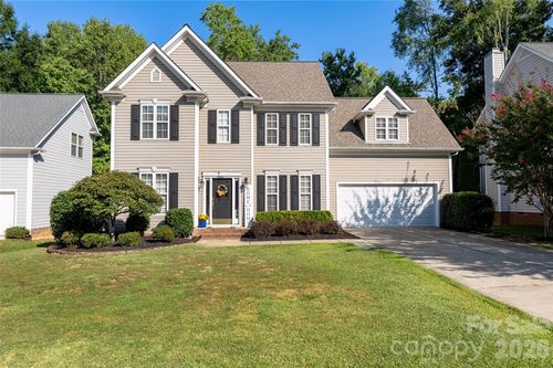 16919 Hampton Crossing Dr, Huntersville, NC, 28078-6429 | Card Image