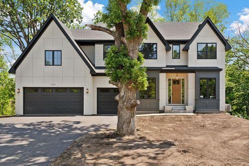9399 Eagle Ridge Way, Chanhassen, MN, 55317-2710 | Card Image