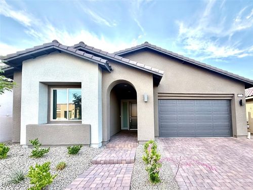 121 Agnew St, Las Vegas, NV, 89138-6311 | Card Image