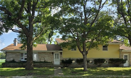 23 Elm Dr, Bethany, IL, 61914-9516 | Card Image