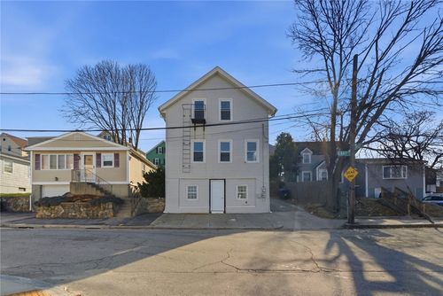 35 Gray St, Providence, RI, 02909-4013 | Card Image