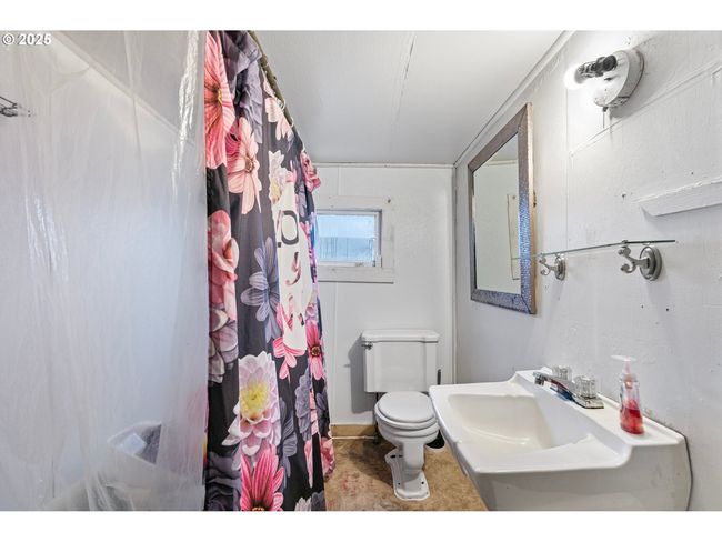 105 N 7 Th St, House other with 2 bedrooms, 1 bathrooms and 1 parking in Creswell OR | Image 13