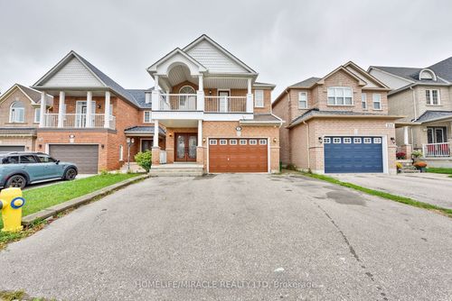 215 Bachman Dr, Maple, ON, L6A3V9 | Card Image