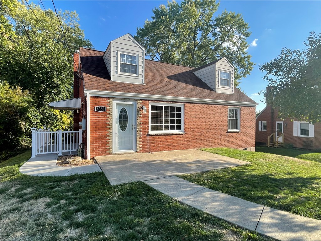 Crestview Dr, South Park, PA 15129