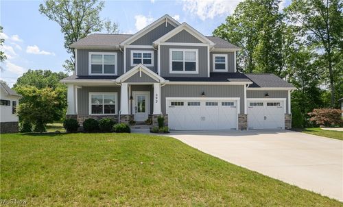 392 Amberley Dr, Uniontown, OH, 44685-6966 | Card Image