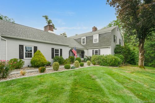 26 Country Club Rd, Hopewell Junction, NY, 12533-6214 | Card Image