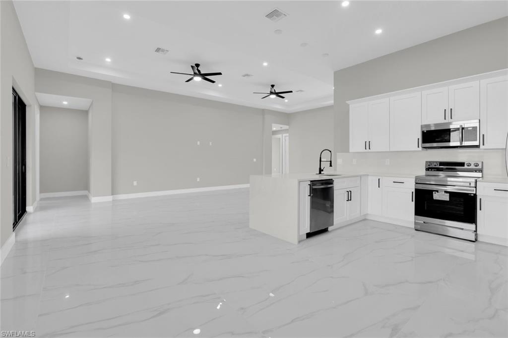 Residential in LEHIGH ACRES 5