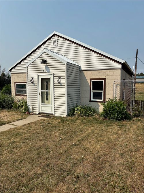 811 6th Street W, Roundup, MT, 59072 | Card Image