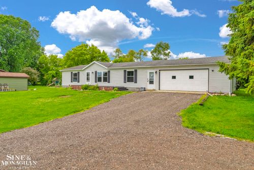 433 N Howard Street, Lexington Township, MI, 48422 | Card Image