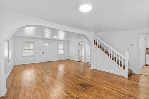 12 Wilson St, Hartsdale, NY, 10530-2508 | Card Image