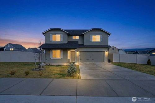 5 Patty Cir, Milton-Freewater, OR, 97862-6712 | Card Image