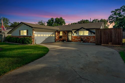 909 Dee Ln, Bedford, TX, 76022-7216 | Card Image