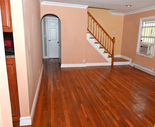 8260 266th St, Glen Oaks, NY, 11004-1723 | Card Image