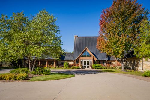 1911 8th Ave Ne, ABERDEEN, SD, 57401-3208 | Card Image