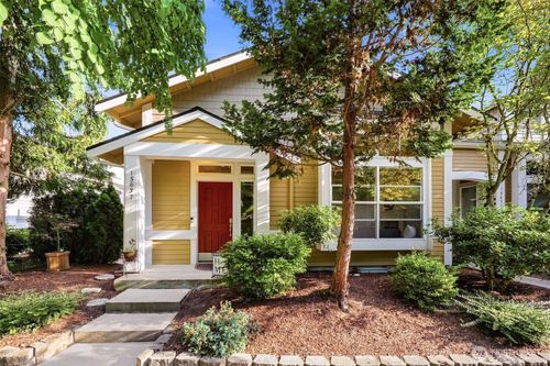 b2101-15637 Ne 92nd Way, Redmond, WA, 98052-7533 | Card Image