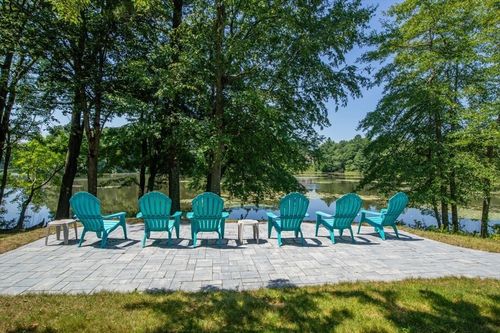 35 Shoreline Dr, Foxboro, MA, 02035-1116 | Card Image