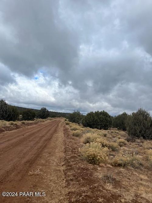 54515 N Calle Contenta Rd, Seligman, AZ, 86337 | Card Image