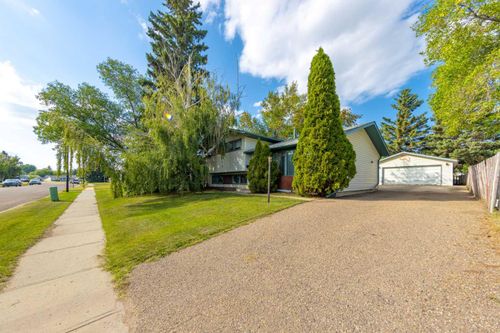 5204 32 Street, Lloydminster, AB, T9V1G2 | Card Image