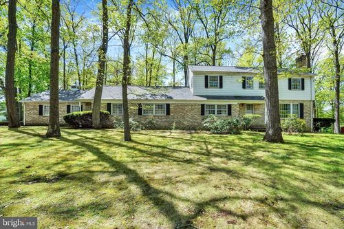24 Springwood Ave, STEWARTSTOWN, PA, 17363-4076 | Card Image