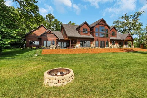 46376 Jungle Shore Trl, Perham, MN, 56573-8331 | Card Image