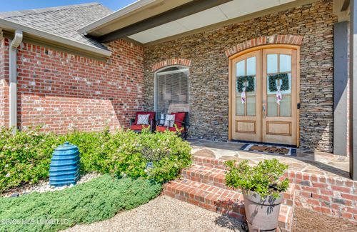 216 Emerald Circle, Brandon, MS, 39047 | Card Image