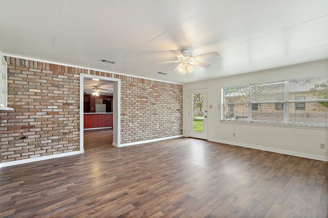 Massive Bedroom in 2nd Residence w/ 2 Closets | Image 23