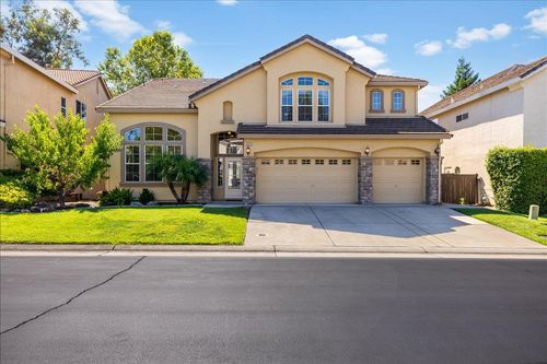8952 Water Song Cir, Roseville, CA, 95747-7176 | Card Image