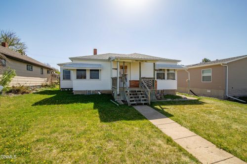 103 Iowa Ave, Mott, ND, 58646-7253 | Card Image