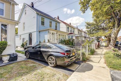 110-02 203rd Street, Home with 4 bedrooms, 2 bathrooms and null parking in Saint Albans NY | Image 3