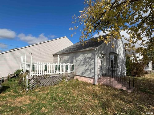 560 4th Ave S, Clinton, IA, 52732-4626 | Card Image