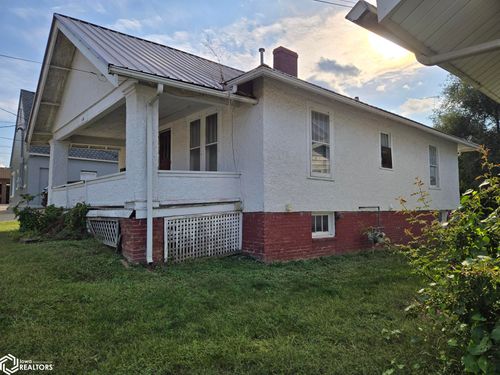 110 N 15th St, Centerville, IA, 52544-1802 | Card Image