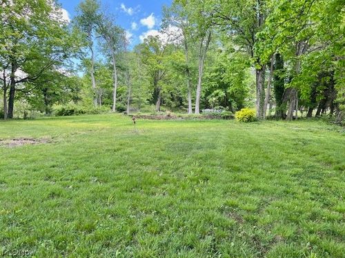 2062 Dupont Road, Parkersburg, WV, 26101 | Card Image