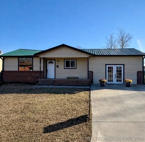 214 E Pine Place, Skiatook, OK, 74070 | Card Image